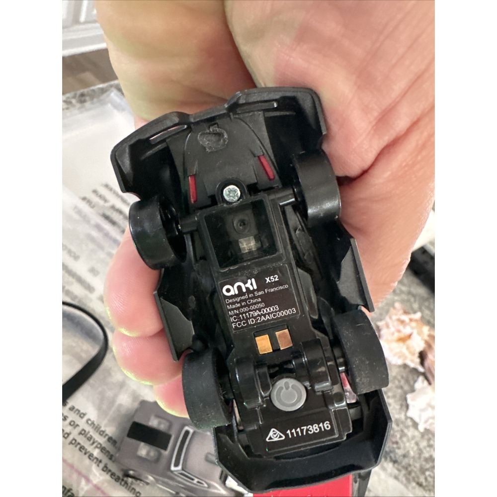 6 Anki Drive Cars & Semi w/ Charging Pods #019 - Picture 7 of 9